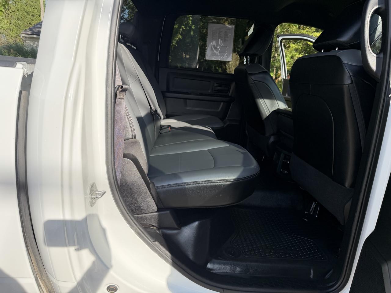 RAM 3500 Tradesman 4x4 Crew Cab 8' Box 2022