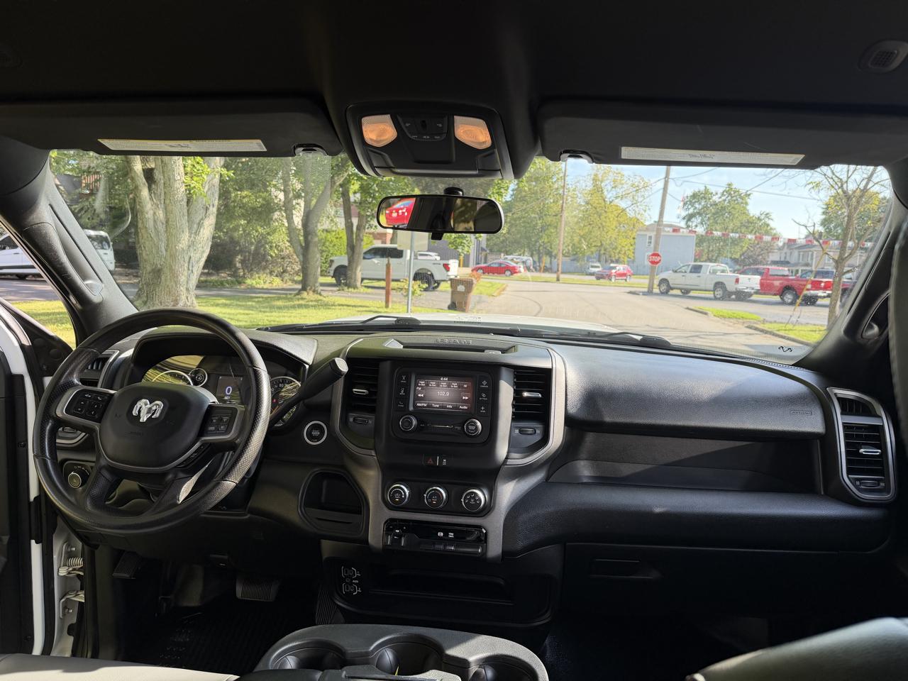 RAM 3500 Tradesman 4x4 Crew Cab 8' Box 2022
