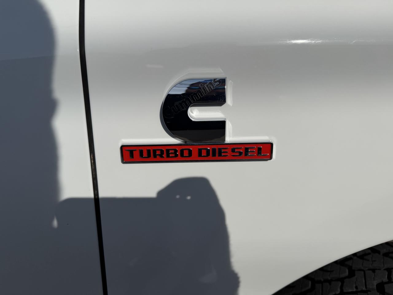RAM 3500 Tradesman 4x4 Crew Cab 8' Box 2022