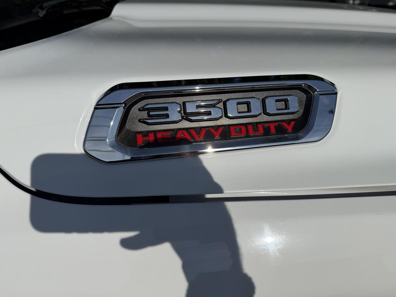 RAM 3500 Tradesman 4x4 Crew Cab 8' Box 2022