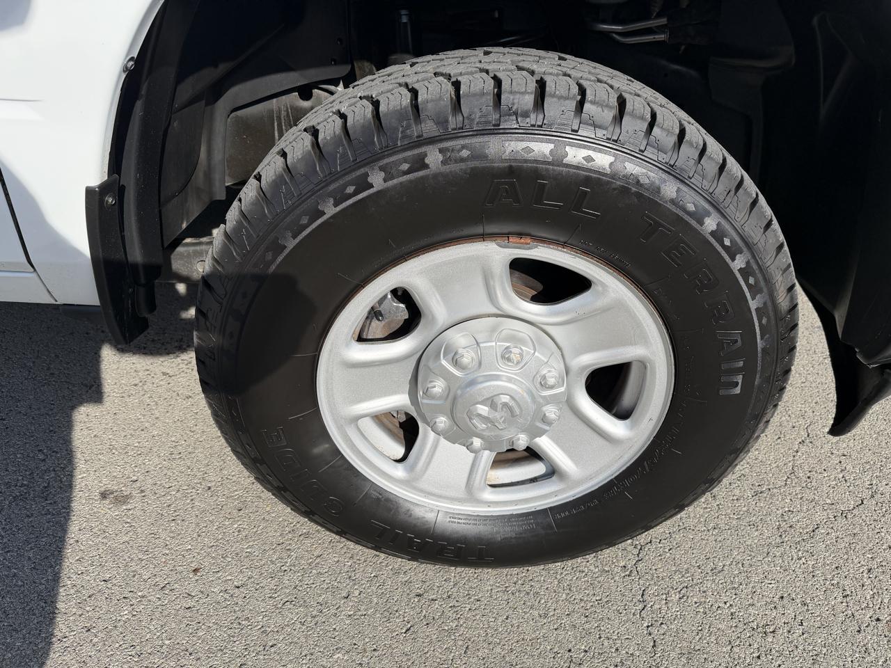 RAM 3500 Tradesman 4x4 Crew Cab 8' Box 2022
