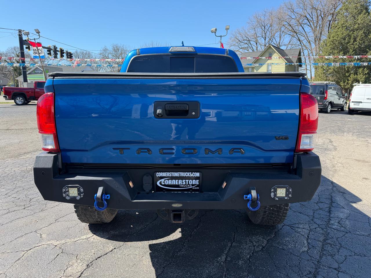 Toyota Tacoma 4WD Double Cab V6 AT TRD Off Road (Natl) 2017