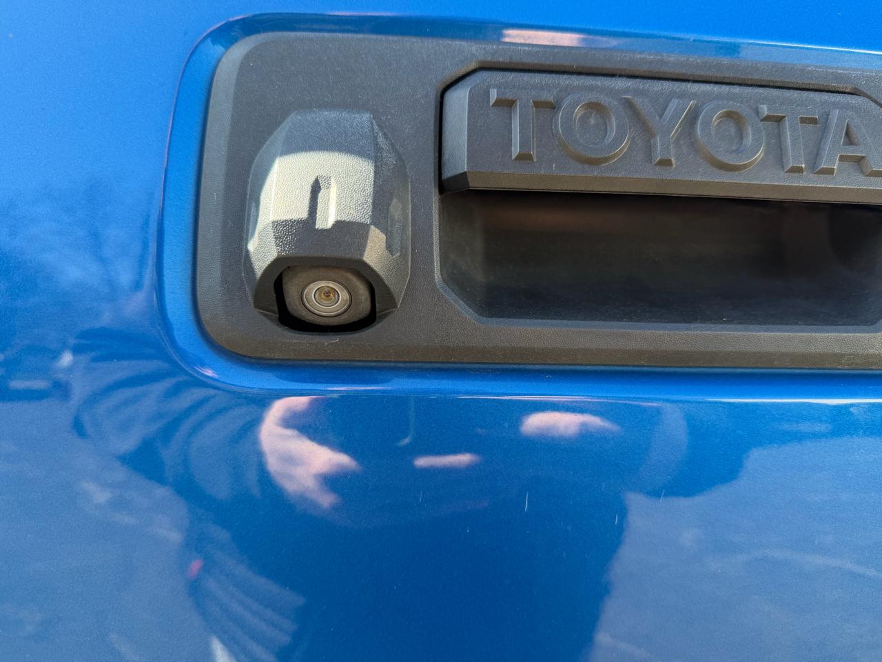 Toyota Tacoma 4WD Double Cab V6 AT TRD Off Road (Natl) 2017