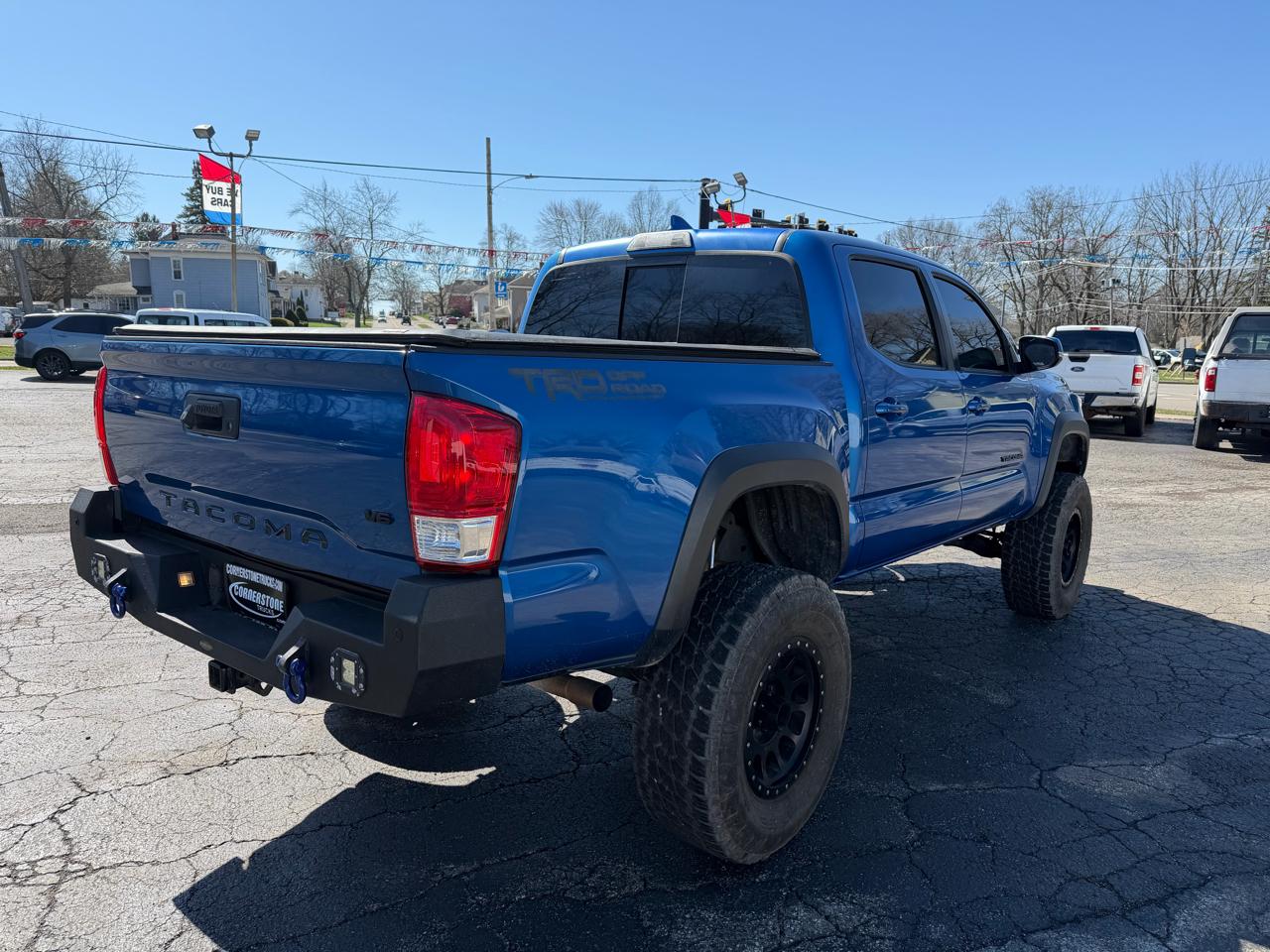 Toyota Tacoma 4WD Double Cab V6 AT TRD Off Road (Natl) 2017