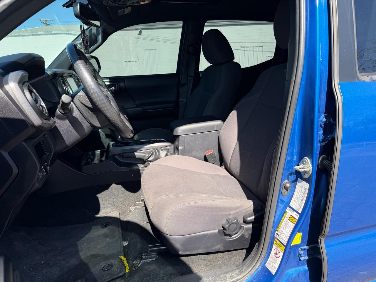 Toyota Tacoma 4WD Double Cab V6 AT TRD Off Road (Natl) 2017