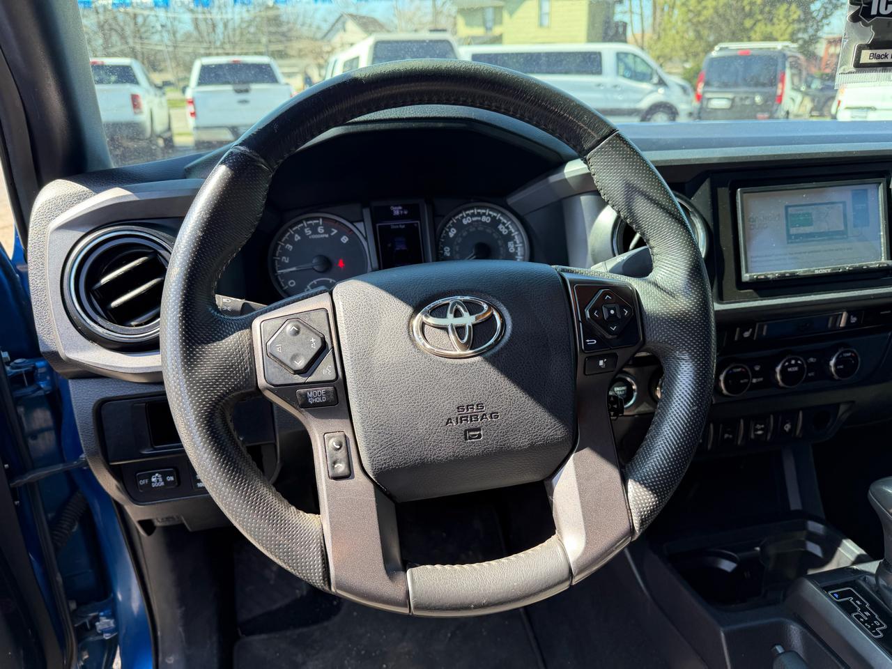 Toyota Tacoma 4WD Double Cab V6 AT TRD Off Road (Natl) 2017