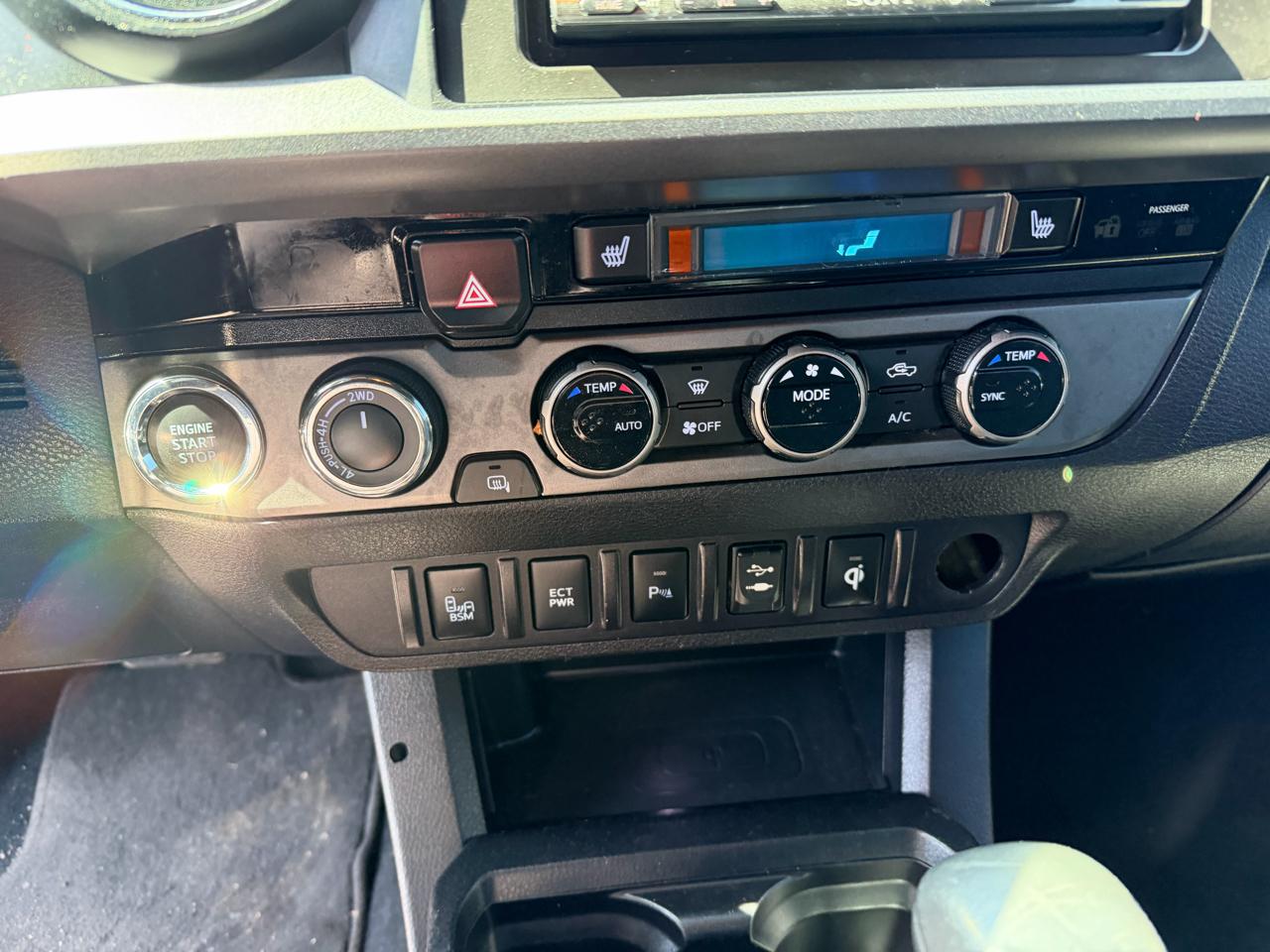 Toyota Tacoma 4WD Double Cab V6 AT TRD Off Road (Natl) 2017