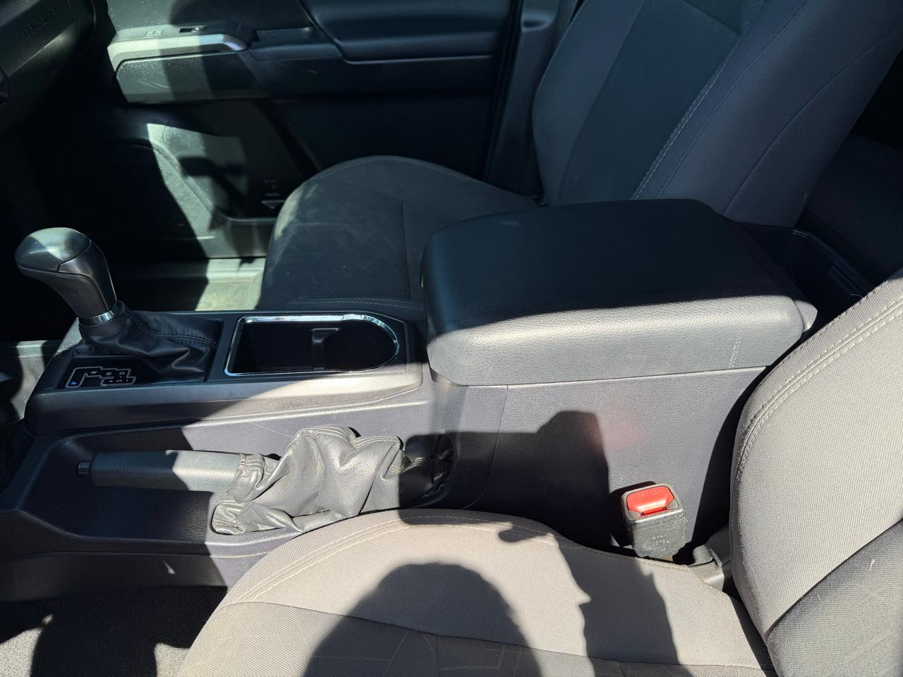 Toyota Tacoma 4WD Double Cab V6 AT TRD Off Road (Natl) 2017