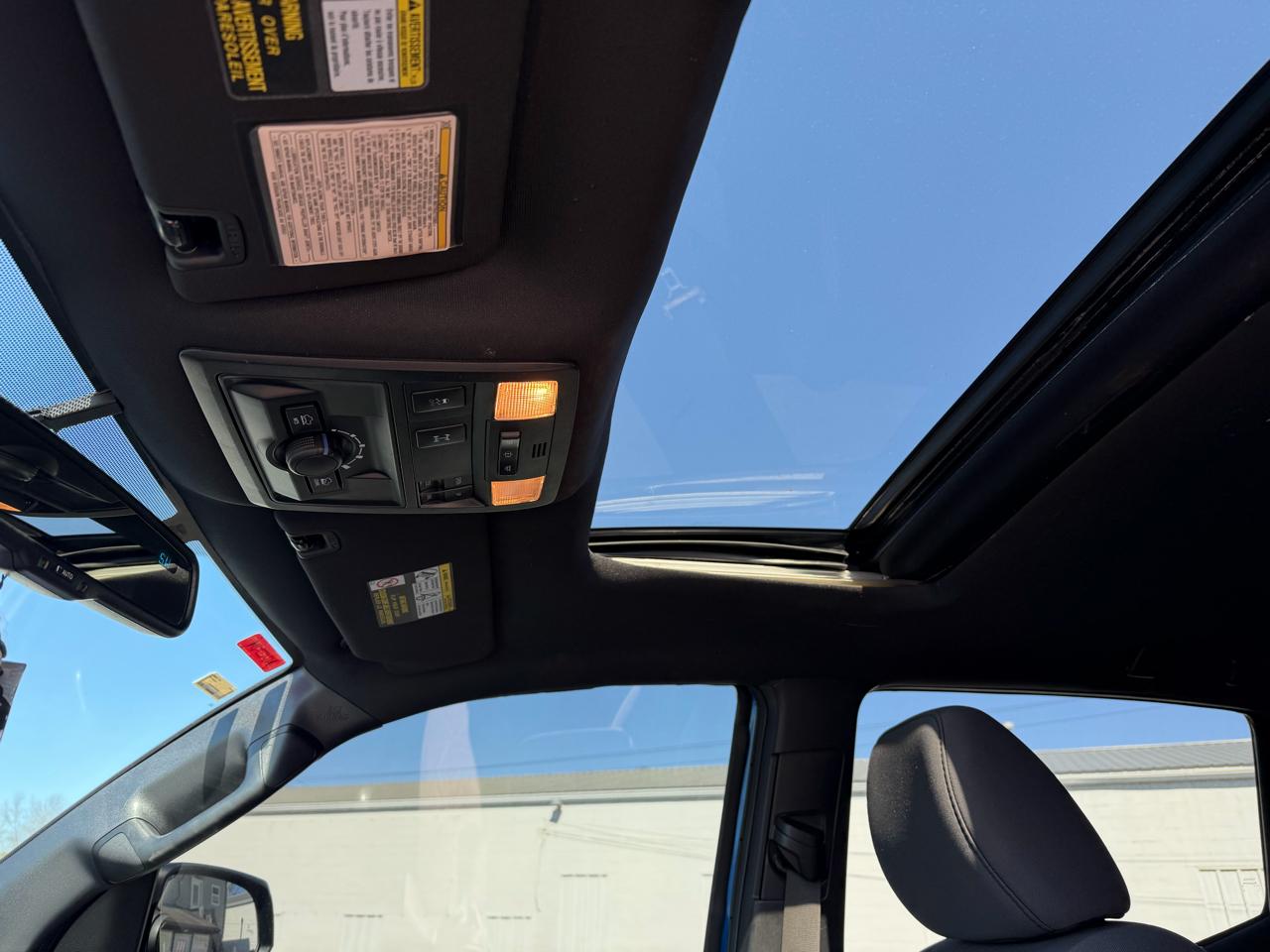 Toyota Tacoma 4WD Double Cab V6 AT TRD Off Road (Natl) 2017