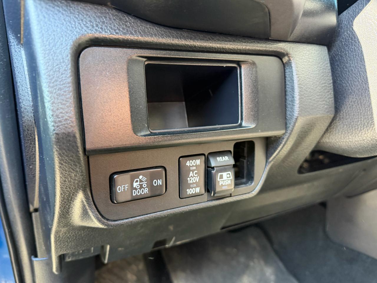 Toyota Tacoma 4WD Double Cab V6 AT TRD Off Road (Natl) 2017