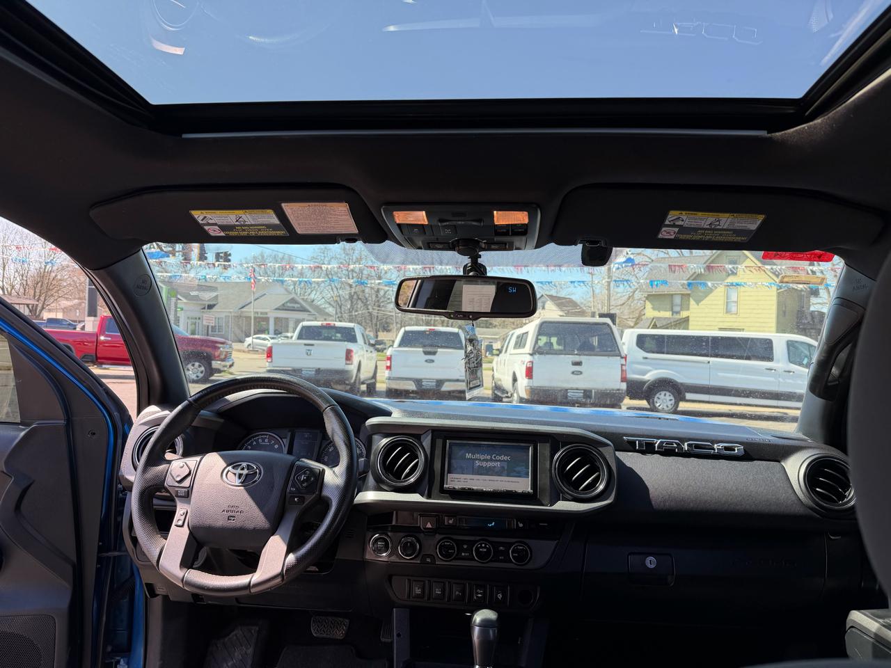 Toyota Tacoma 4WD Double Cab V6 AT TRD Off Road (Natl) 2017