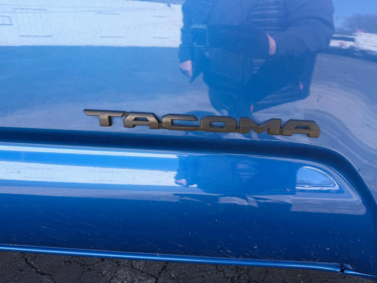 Toyota Tacoma 4WD Double Cab V6 AT TRD Off Road (Natl) 2017