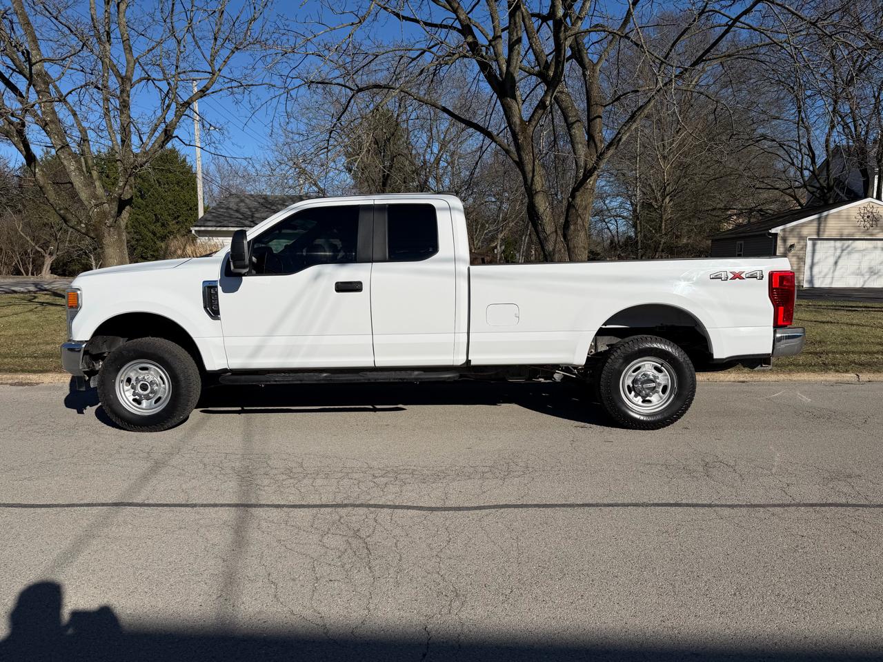 Ford Super Duty F-250 SRW XL 4WD SuperCab 8' Box 2022