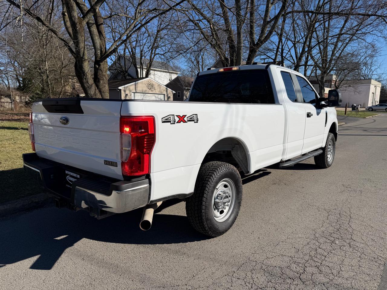 Ford Super Duty F-250 SRW XL 4WD SuperCab 8' Box 2022