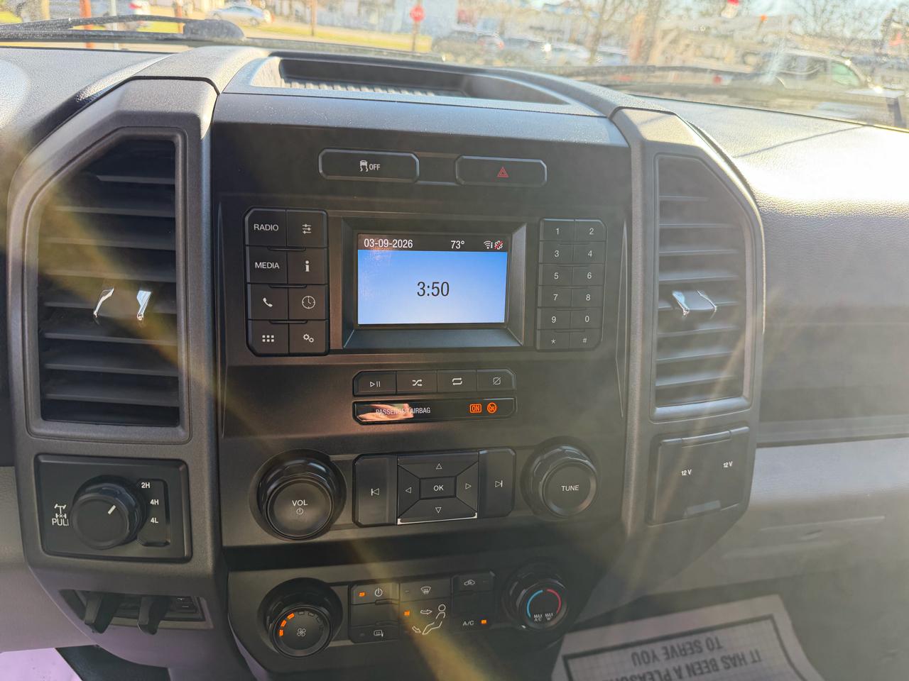 Ford Super Duty F-250 SRW XL 4WD SuperCab 8' Box 2022