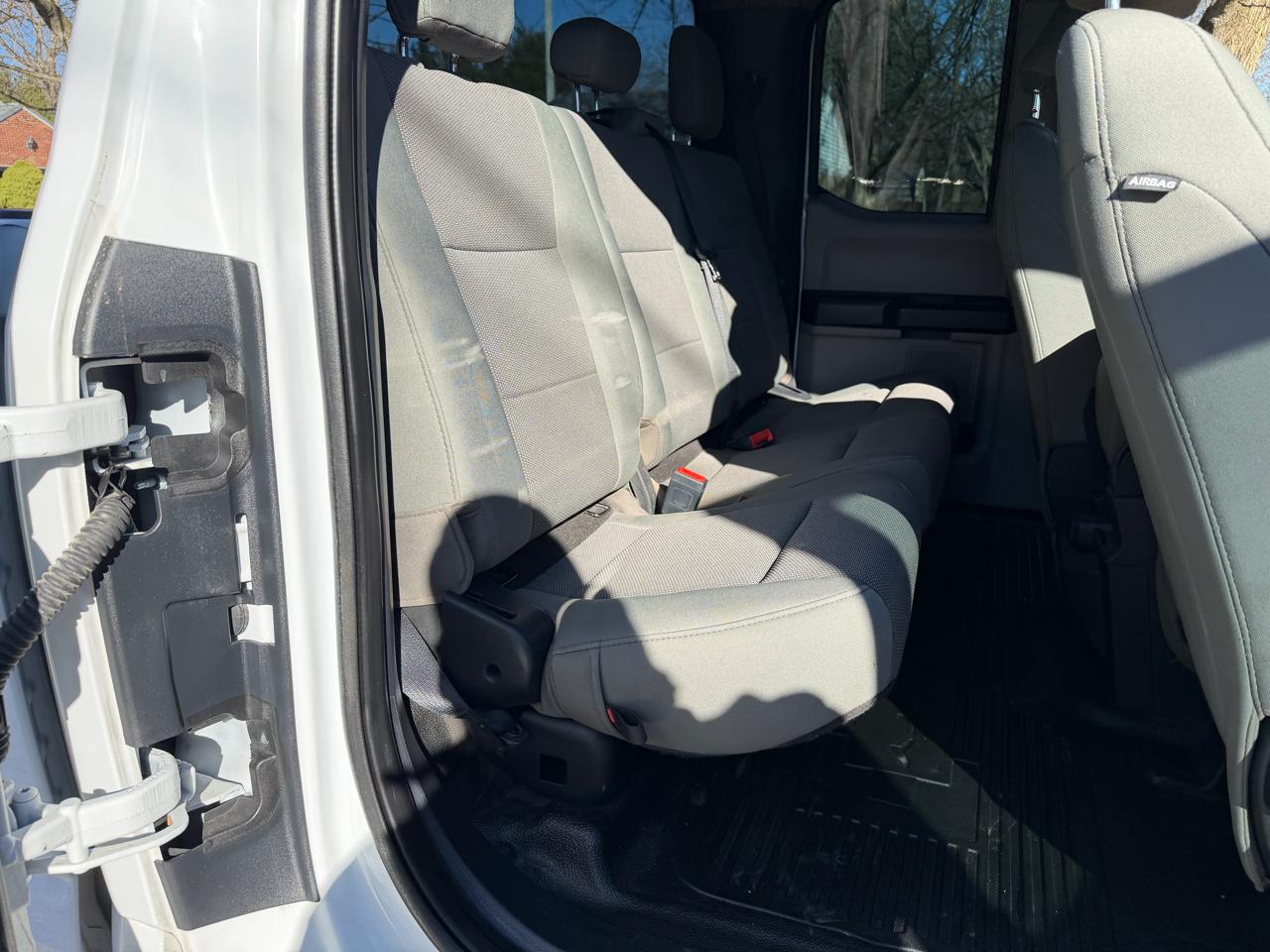 Ford Super Duty F-250 SRW XL 4WD SuperCab 8' Box 2022