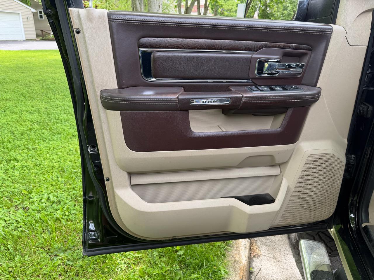 RAM 2500 4WD Crew Cab 149" Laramie Longhorn 2016