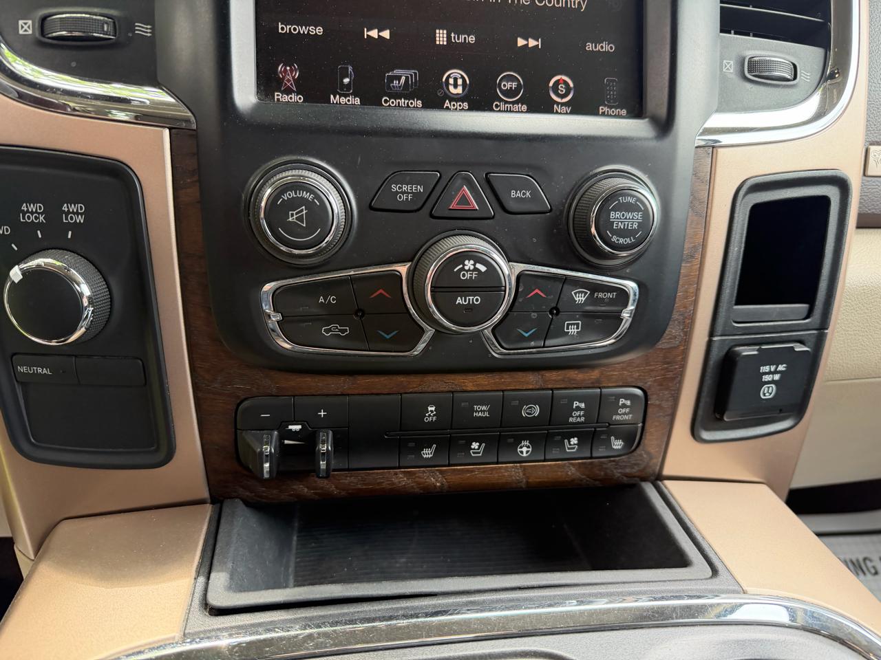 RAM 2500 4WD Crew Cab 149" Laramie Longhorn 2016