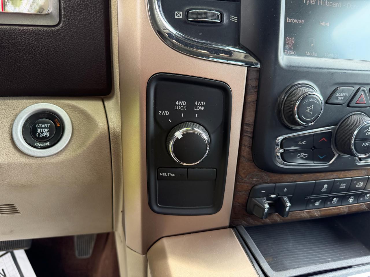 RAM 2500 4WD Crew Cab 149" Laramie Longhorn 2016