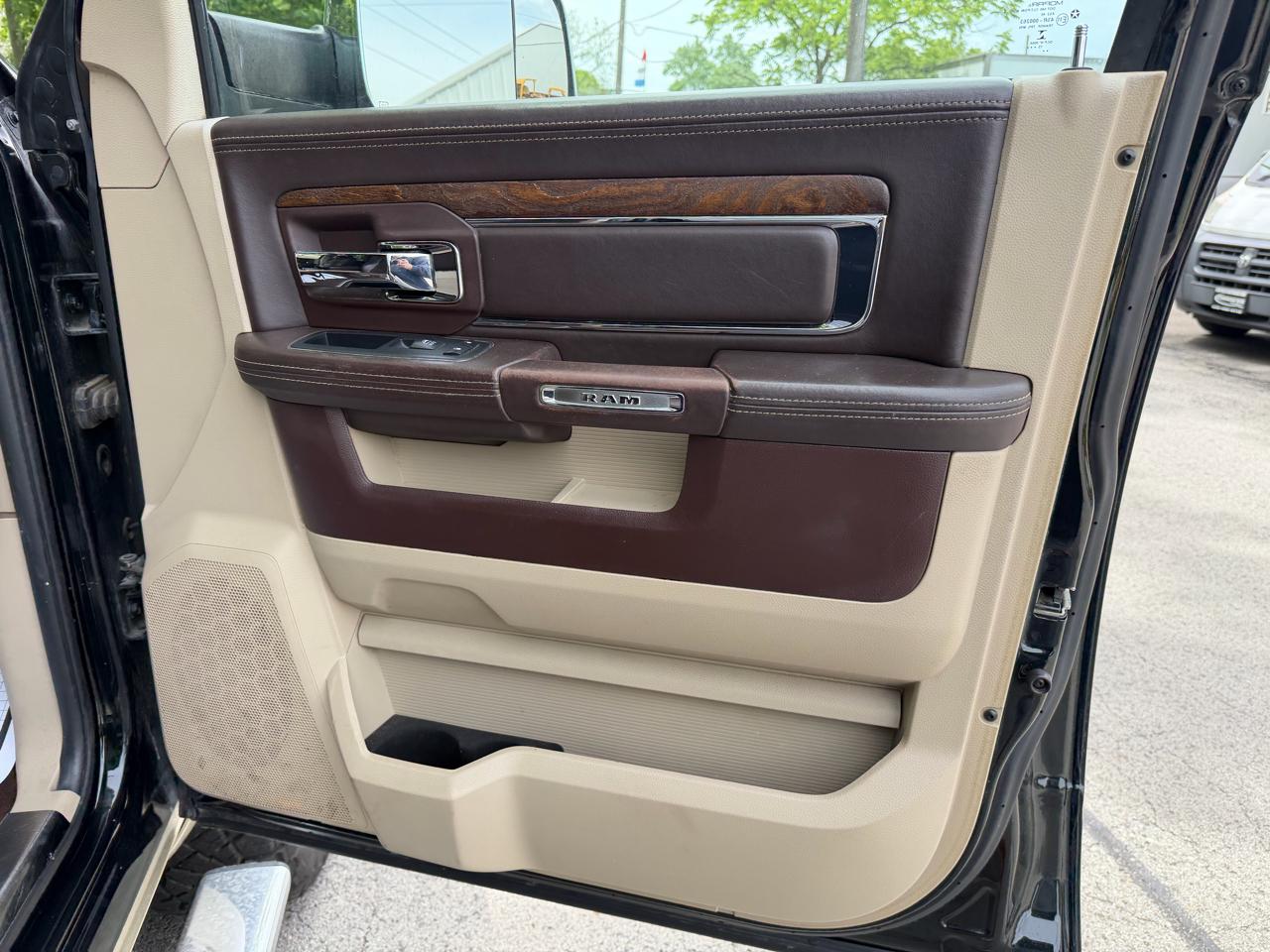 RAM 2500 4WD Crew Cab 149" Laramie Longhorn 2016