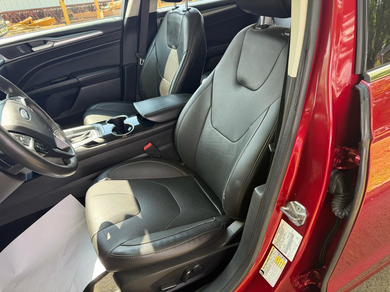 Ford Fusion 4dr Sdn Titanium AWD 2015