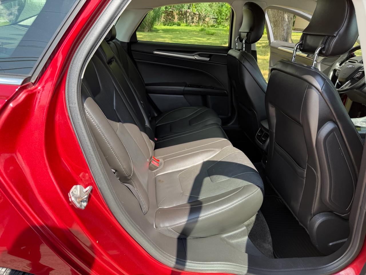 Ford Fusion 4dr Sdn Titanium AWD 2015