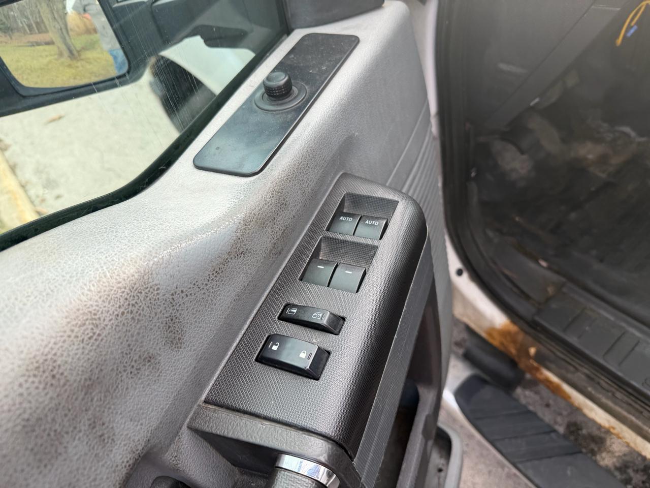 Ford Super Duty F-250 SRW 4WD Crew Cab 172" XL 2015