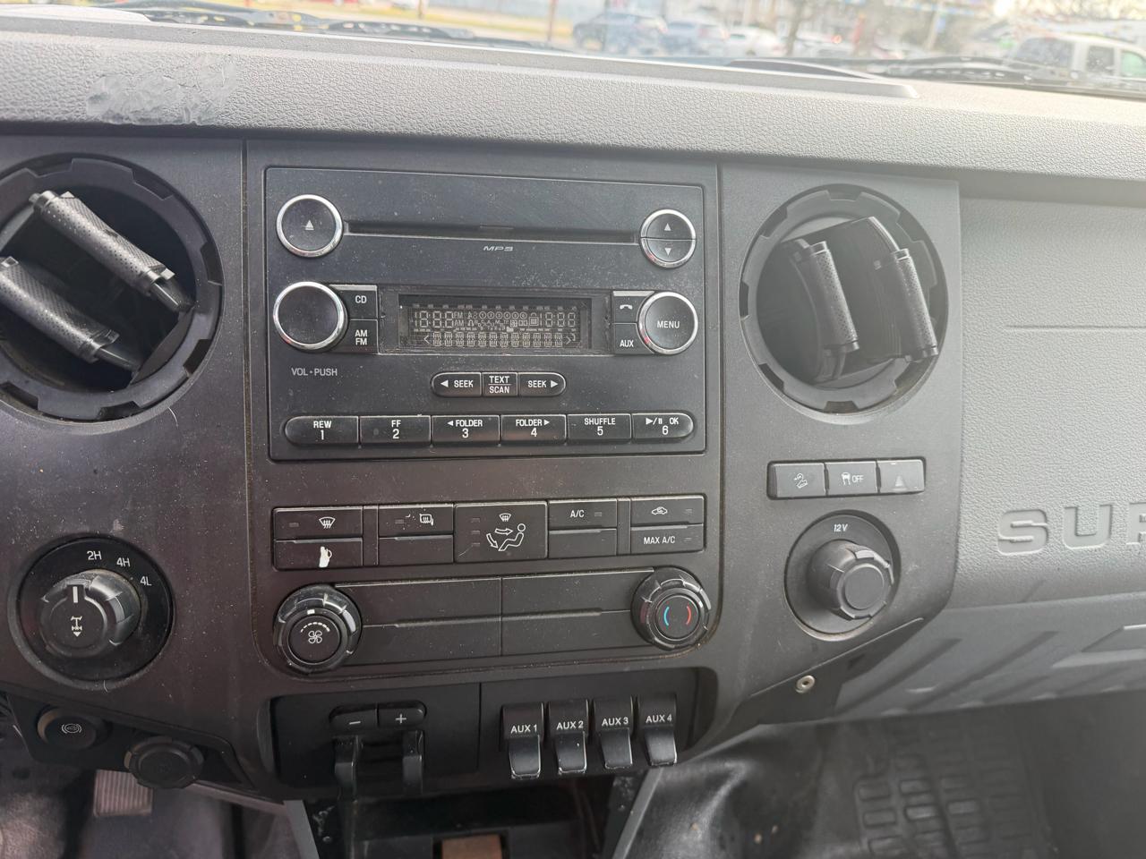 Ford Super Duty F-250 SRW 4WD Crew Cab 172" XL 2015