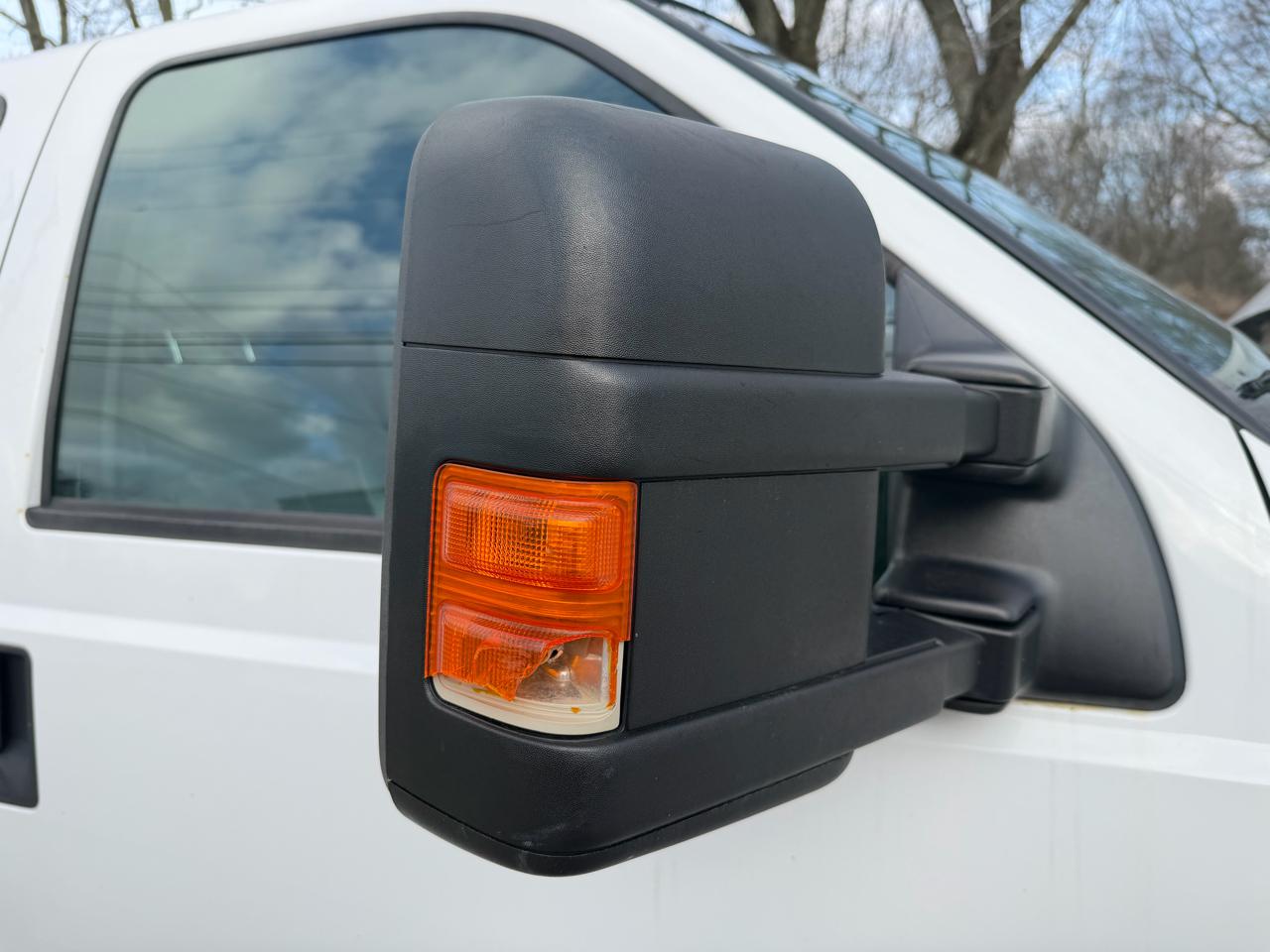 Ford Super Duty F-250 SRW 4WD Crew Cab 172" XL 2015