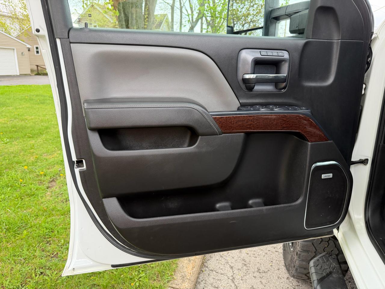 GMC Sierra 2500HD SLT Crew Cab Short Bed 4WD 2016