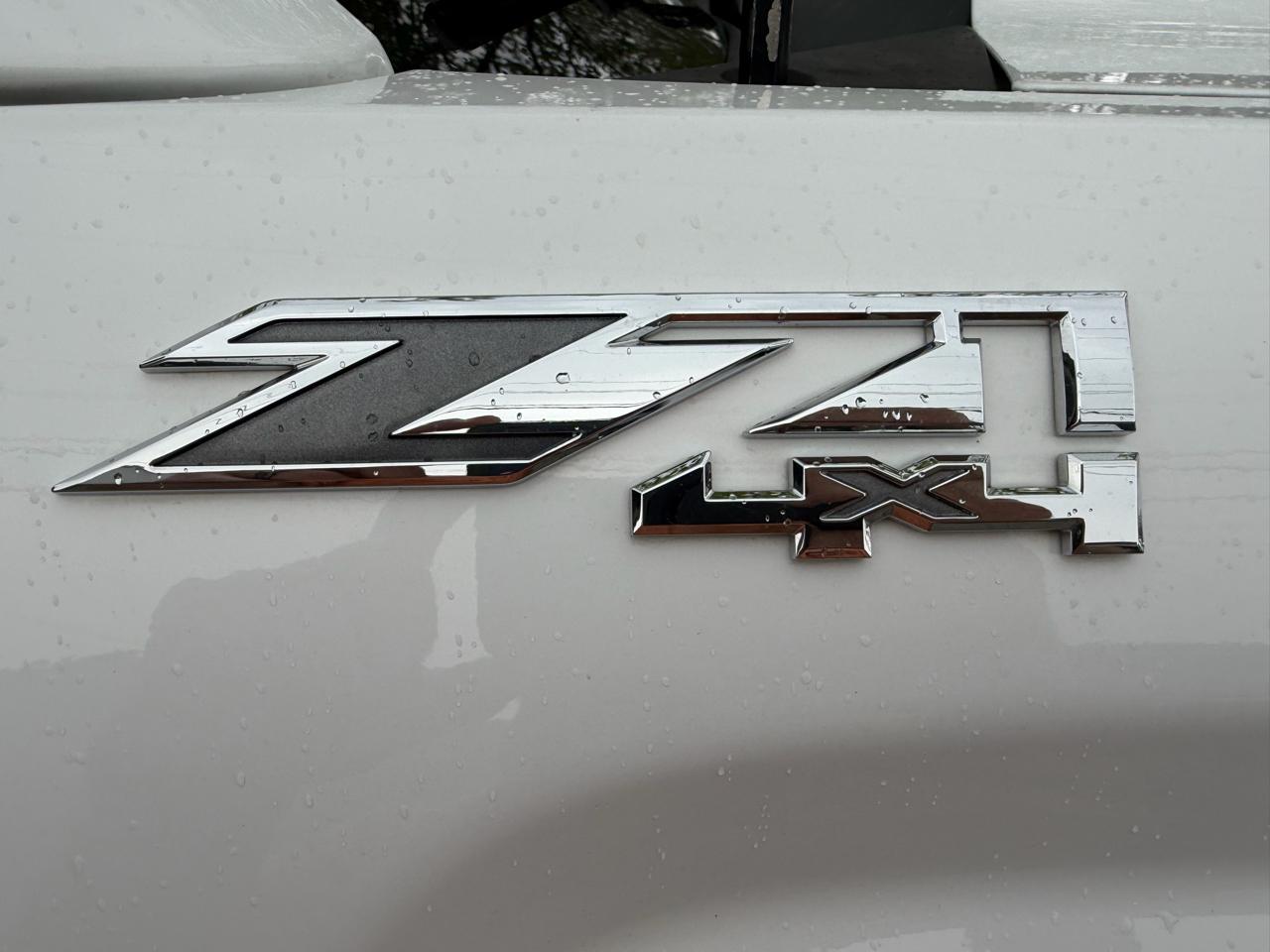 GMC Sierra 2500HD SLT Crew Cab Short Bed 4WD 2016