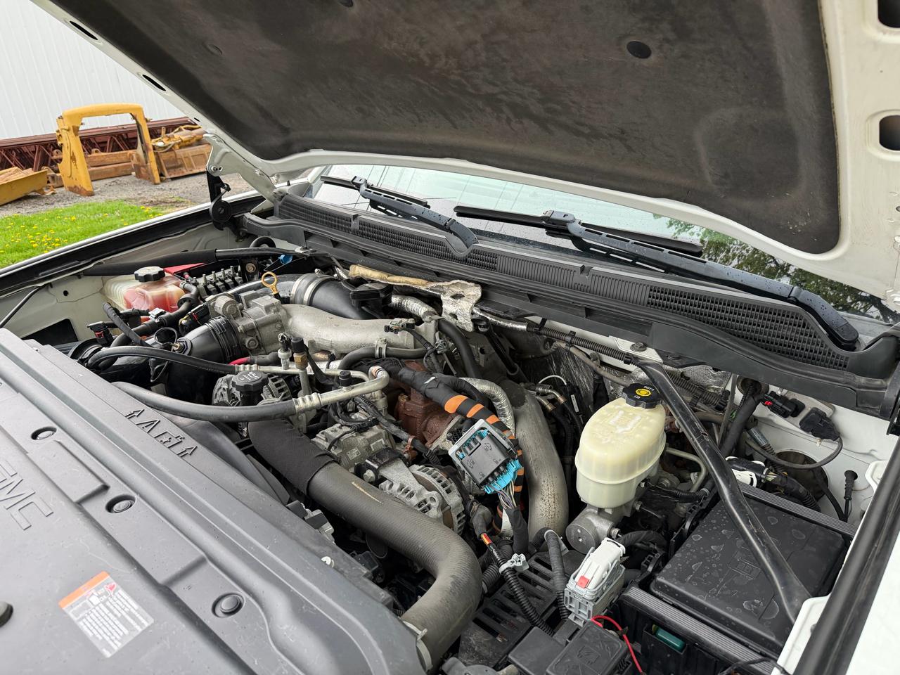 GMC Sierra 2500HD SLT Crew Cab Short Bed 4WD 2016