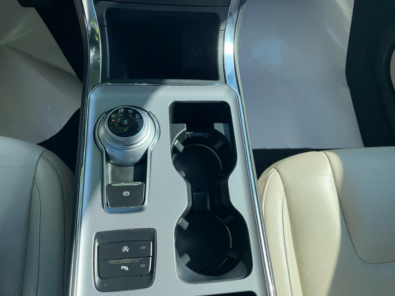 Ford Edge 4dr Titanium AWD 2021