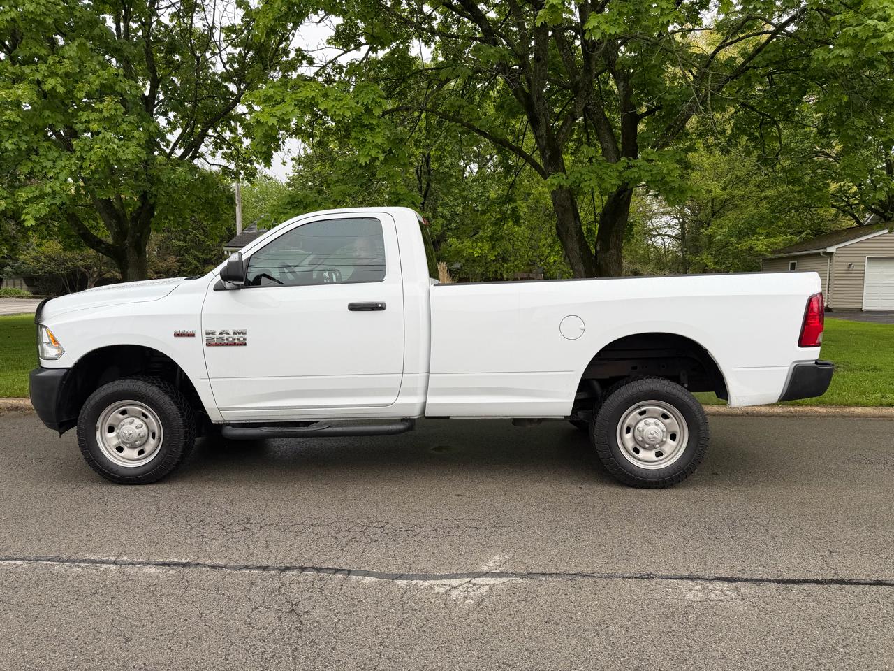 RAM 2500 Tradesman 4x4 Reg Cab 8' Box 2017