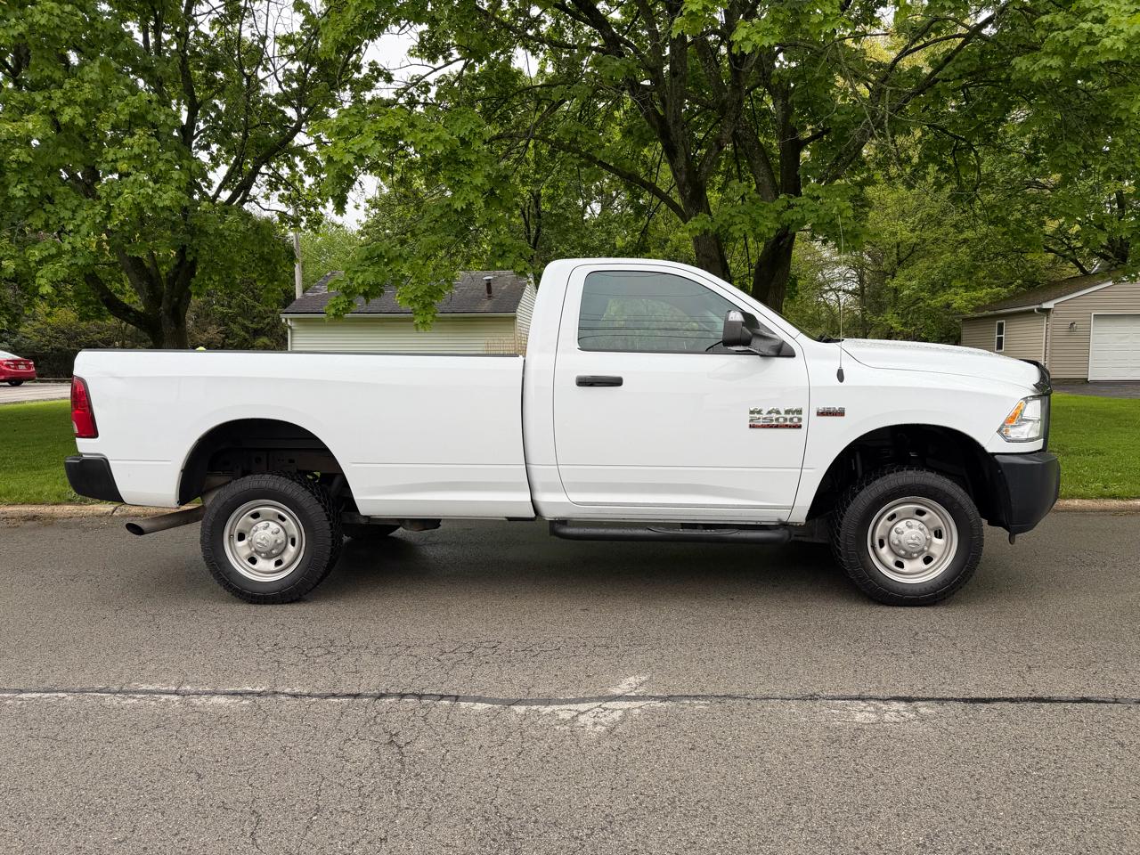 RAM 2500 Tradesman 4x4 Reg Cab 8' Box 2017