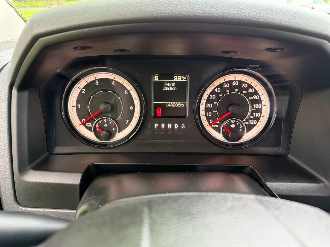 RAM 2500 Tradesman 4x4 Reg Cab 8' Box 2017