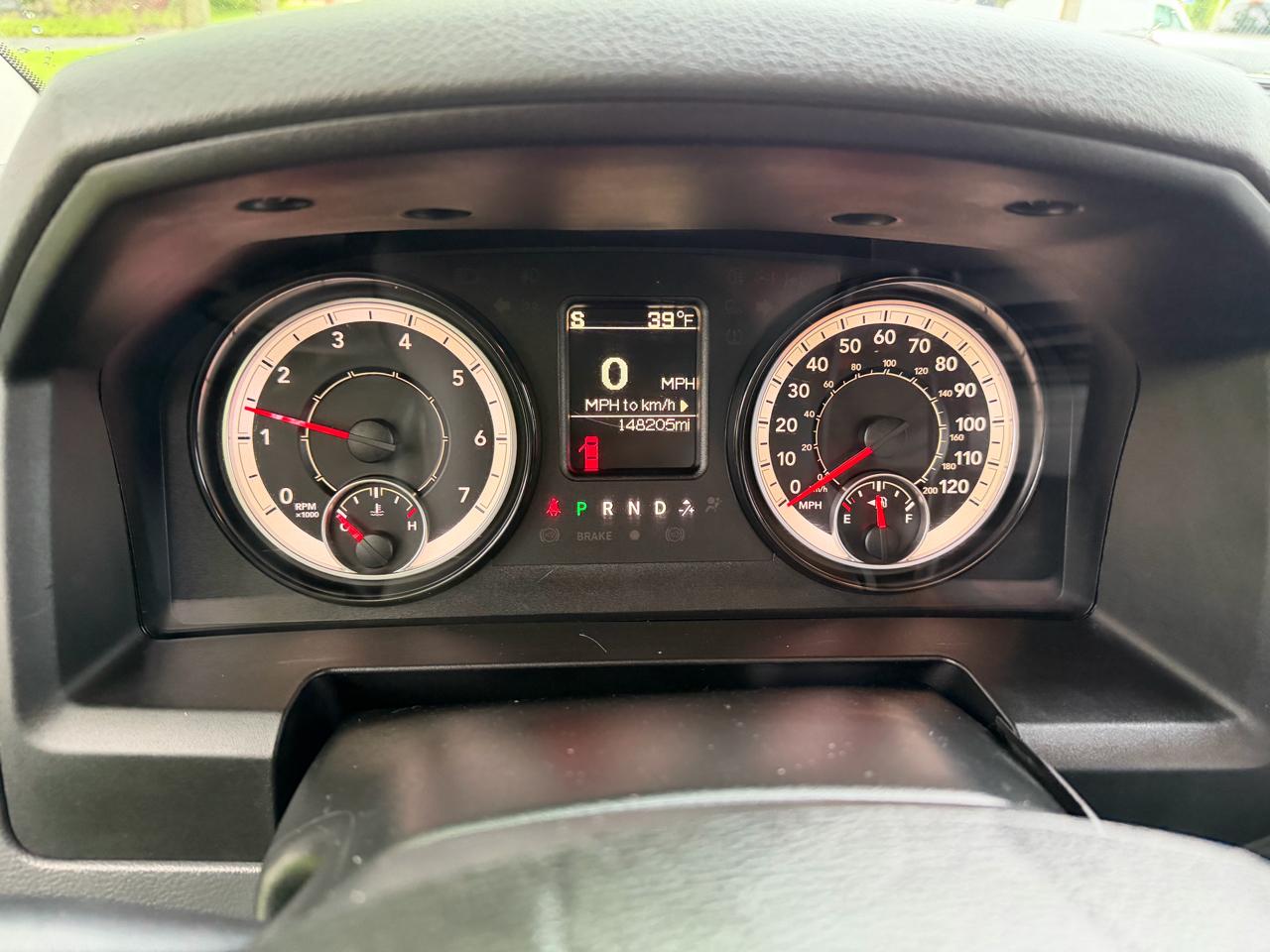 RAM 2500 Tradesman 4x4 Reg Cab 8' Box 2017