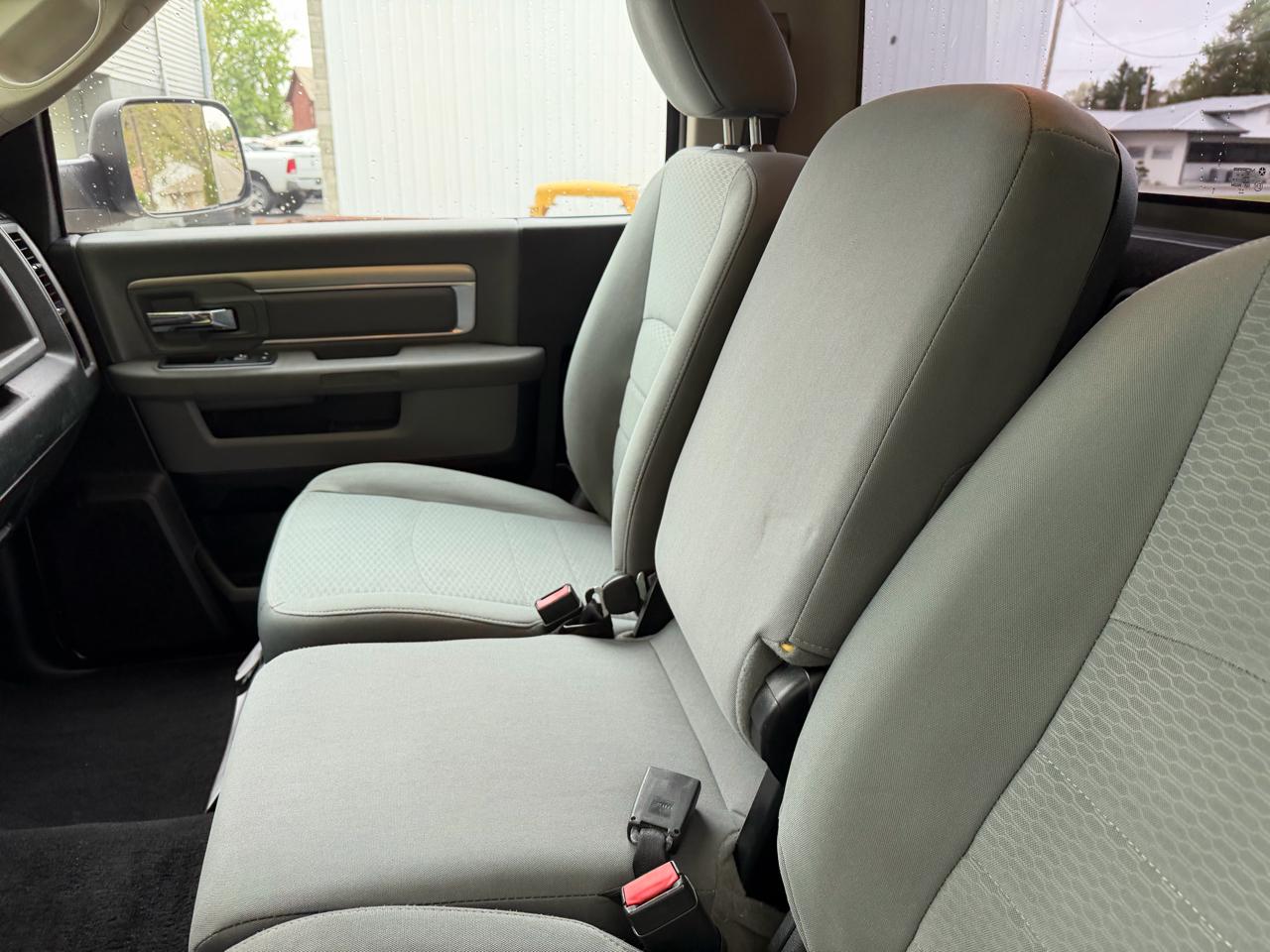 RAM 2500 Tradesman 4x4 Reg Cab 8' Box 2017