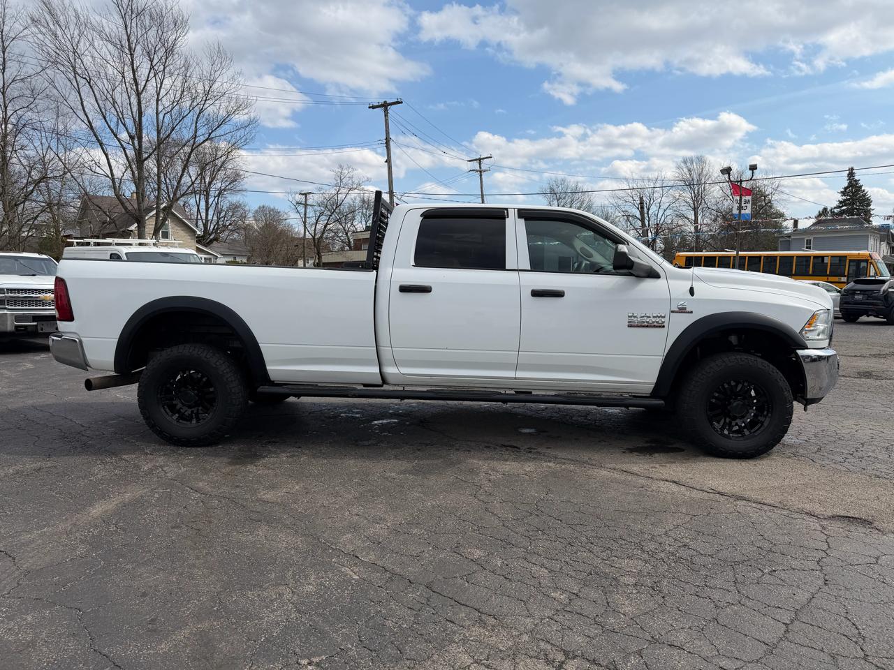 RAM 2500 Tradesman 4x4 Crew Cab 8' Box 2018