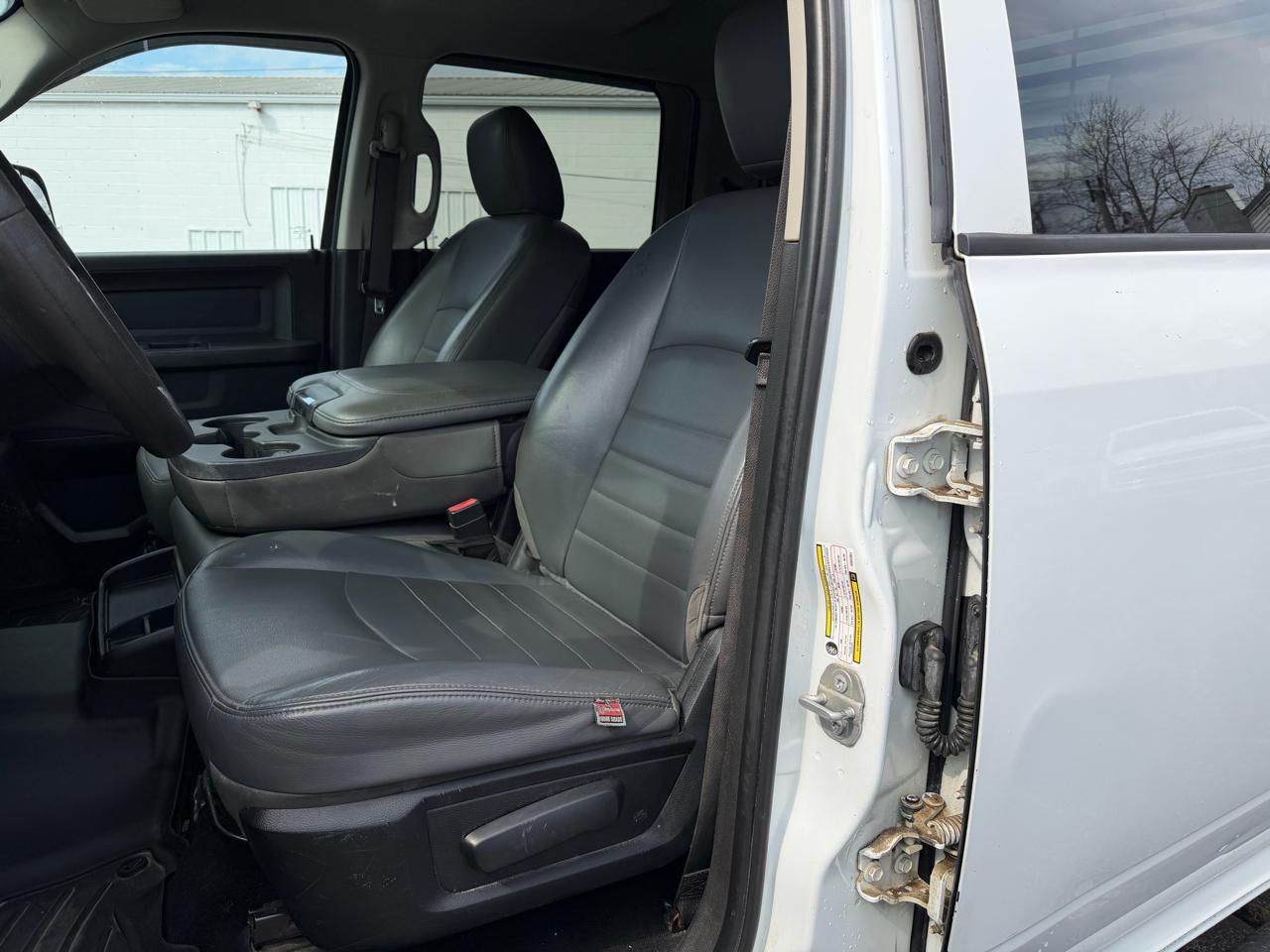 RAM 2500 Tradesman 4x4 Crew Cab 8' Box 2018