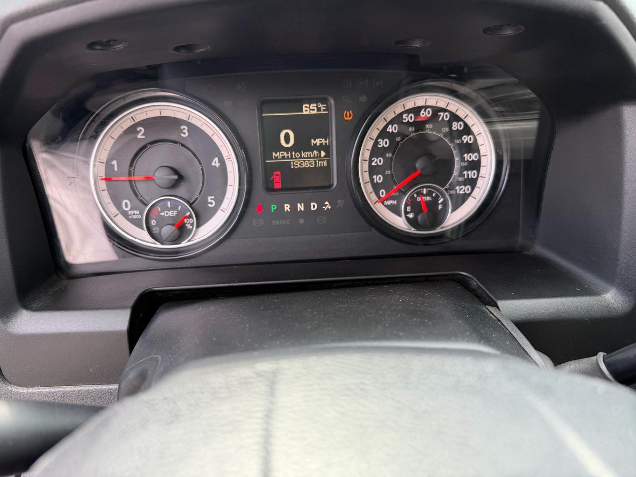 RAM 2500 Tradesman 4x4 Crew Cab 8' Box 2018