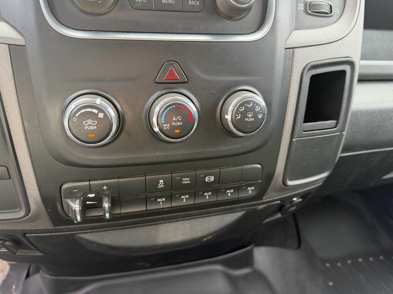 RAM 2500 Tradesman 4x4 Crew Cab 8' Box 2018