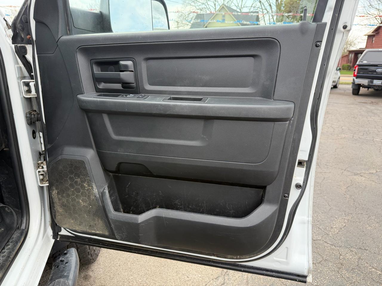 RAM 2500 Tradesman 4x4 Crew Cab 8' Box 2018