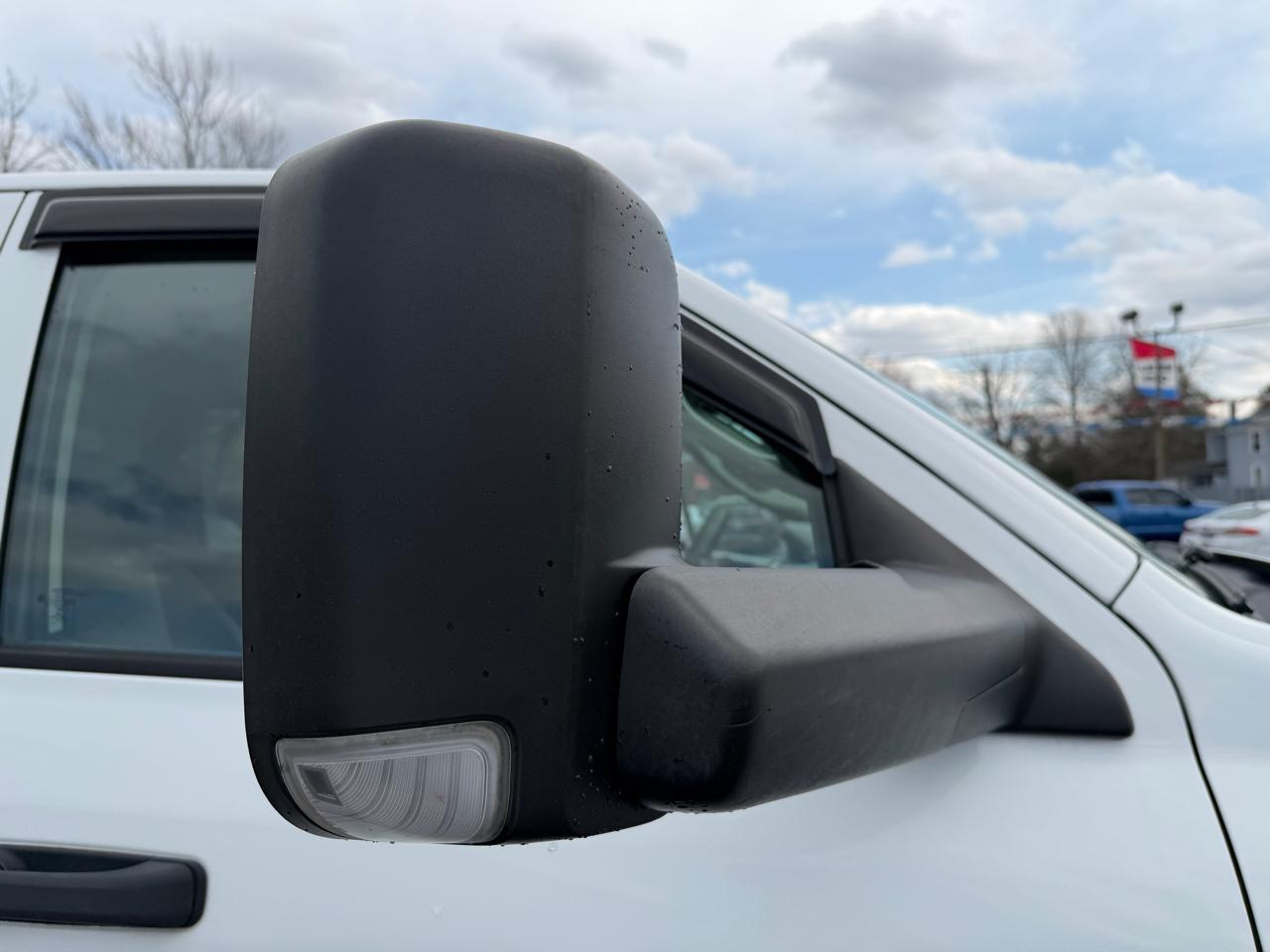 RAM 2500 Tradesman 4x4 Crew Cab 8' Box 2018