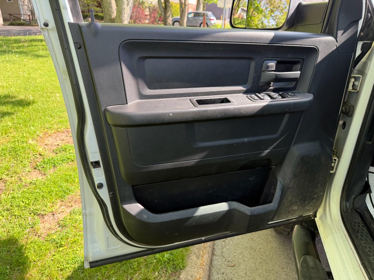RAM 2500 Tradesman 4x4 Crew Cab 8' Box 2018