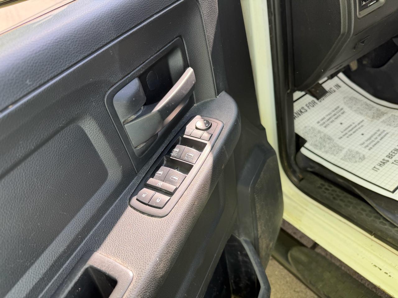 RAM 2500 Tradesman 4x4 Crew Cab 8' Box 2018