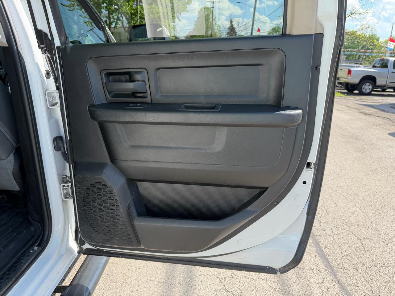RAM 2500 Tradesman 4x4 Crew Cab 8' Box 2018