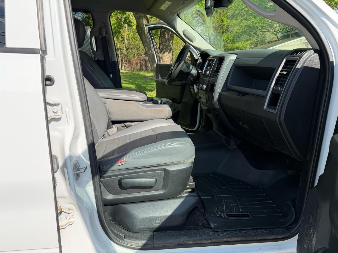 RAM 2500 Tradesman 4x4 Crew Cab 8' Box 2018
