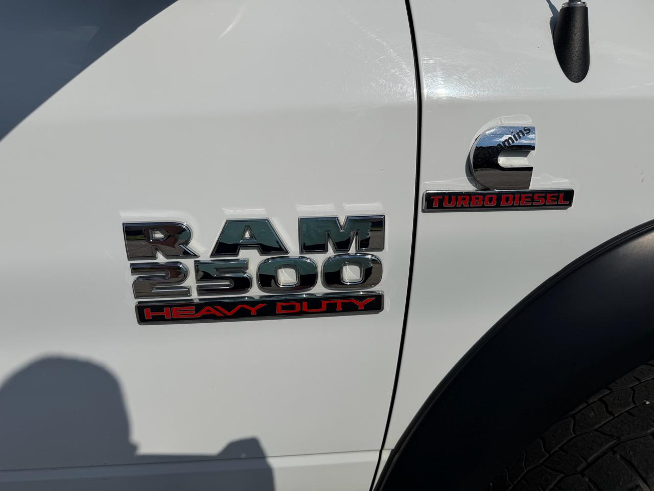 RAM 2500 Tradesman 4x4 Crew Cab 8' Box 2018