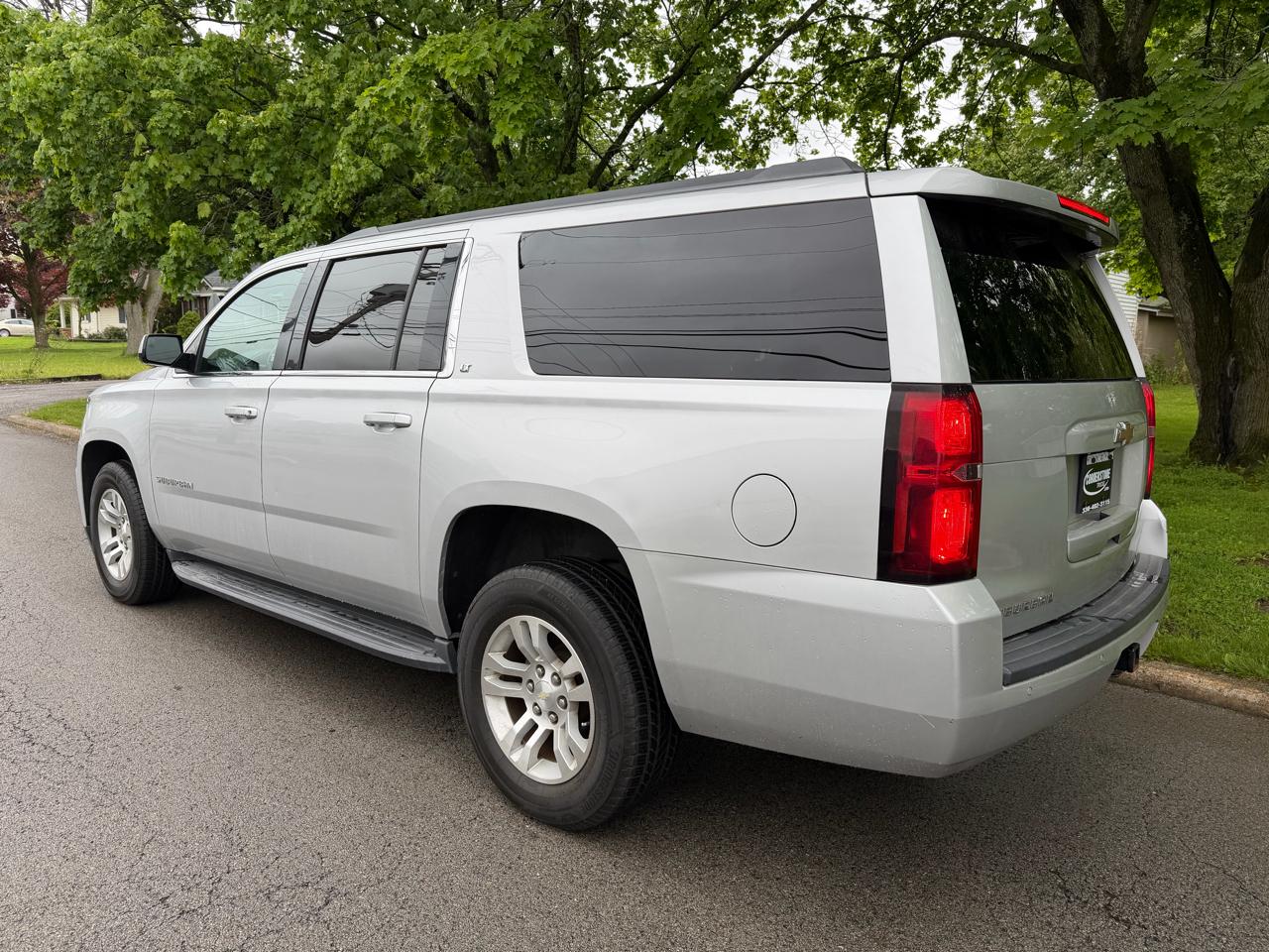 Chevrolet Suburban 4WD 4dr 1500 LT 2019